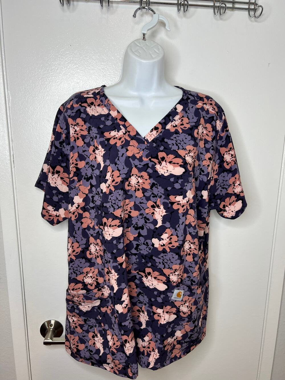 Carhartt Women's Modern Fit Short Sleeve V-Neck Scrub Top Purple Floral~ Size XL